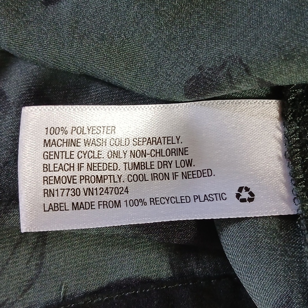 Ava & Viv Blouse‎ Dark Green With Flowers - Picture 10 of 10